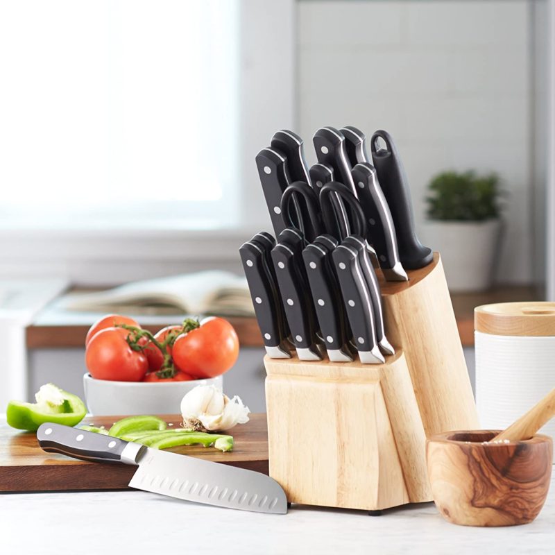 Factors To Consider While Buying Kitchen Knives
