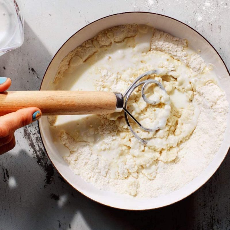 Guide How to use a dough whisk