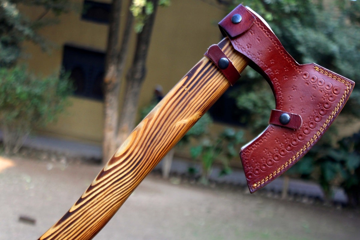 CARBON STEEL THROWING HUNTING AXE COVER CARBON STEEL THROWING HUNTING AXE COVER